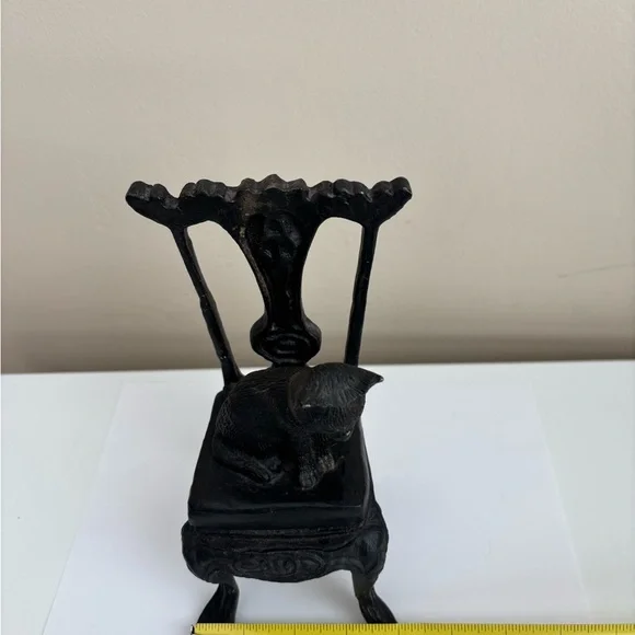 Vintage Black Cast Iron Cat on Chair Figurine. 8 1/4'' heavy 3LB 11.2 OZ